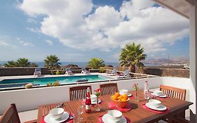 Villa Quiquere - Great 4 Bedroom Puerto Calero Villa With Heated Pool Hot-Tub